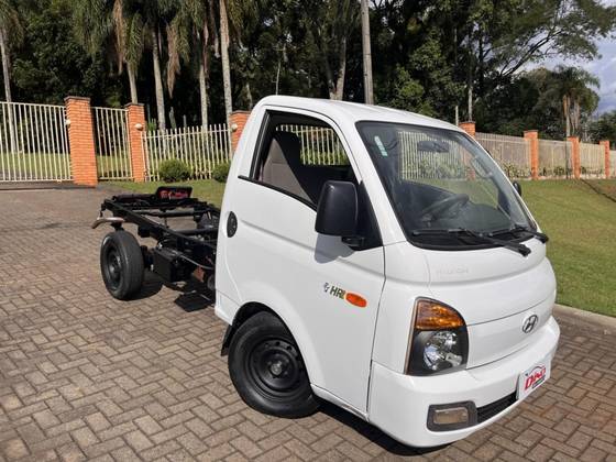 HYUNDAI HR 2.5 LONGO SEM CAÇAMBA 4X2 16V 130CV TURBO INTERCOOLER DIESEL 2P MANUAL